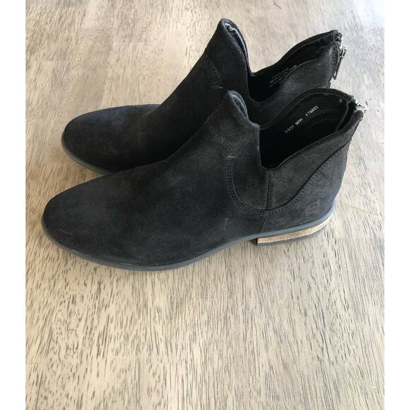 Born Arula Suede Ankle Distressed Side Cutout in Black - 6.5 - Picture 3 of 7